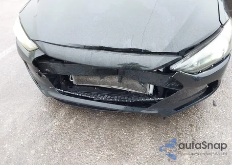 2018 Hyundai Elantra Value Edition из США, поврежденный, VIN 5NPD84LFXJH395164